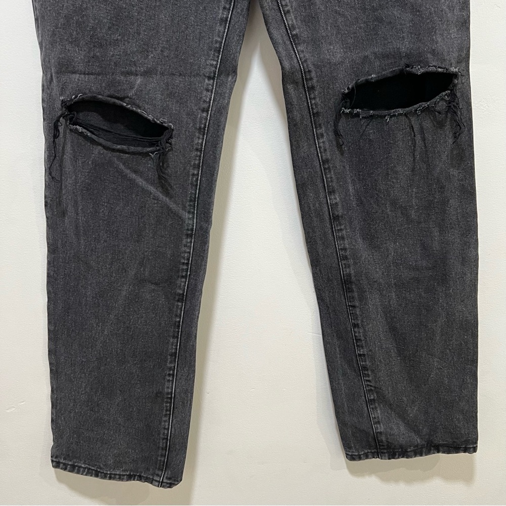 Cotton On Cotton On mom jeans with ripped knee in washed black Sz 8 - Picture 4 of 7